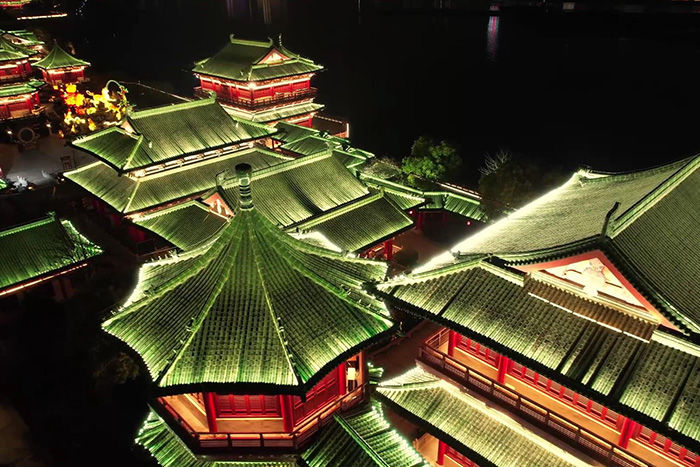 天黑景區(qū)變“空城”？亮化工程讓夜晚秒變“活力街區(qū)”！